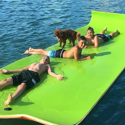 Haltbarkeit Komfort Außen XPE Schaum Pad Schwimmbett Wasserdicht Tränenbeständig Blickfang Farbe für den Außenbereich
