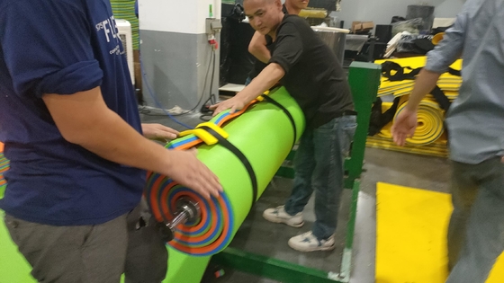 Direkt aus der Fabrik Wasser schwimmende Pad 3 Schicht Dicke XPE Schaumstoff Schwimmmatte Schwimmbad See