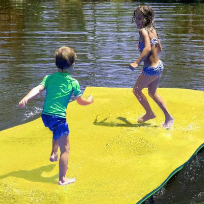 Direkt aus der Fabrik Wasser schwimmende Pad 3 Schicht Dicke XPE Schaumstoff Schwimmmatte Schwimmbad See