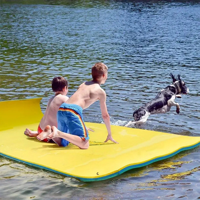 Direkt aus der Fabrik Wasser schwimmende Pad 3 Schicht Dicke XPE Schaumstoff Schwimmmatte Schwimmbad See