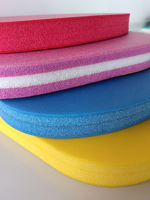 Hochwertige Niedrigdichte IXPE Kissen Wasserdichtes Hot-Selling Surfboard Bodyboard Floating Foam Pad XPE Schaumstoff