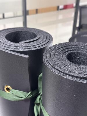 Leichte wasserdichte bequeme Camping-Luftmatratze, weich gepolstertes tragbares Luftpolster mit verstellbaren Schultergurten, ideal für Outdoor-Wanderungen, Rucksacktouren und Reiseaktivitäten